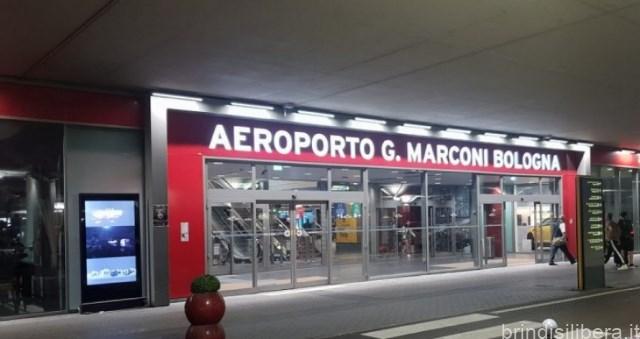 Volo Ryanair Brindisi Bologna in ritardo: ItaliaRimborso disponibile ad assistere i passeggeri