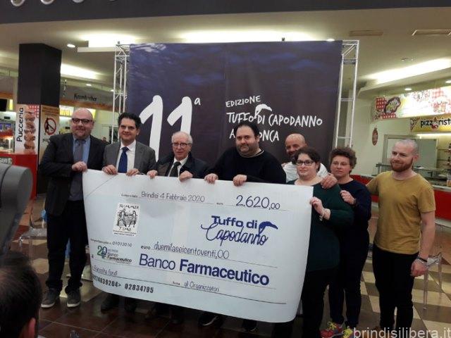 La-Consegna-del-Ricavato-al-Banco-Farmaceutico