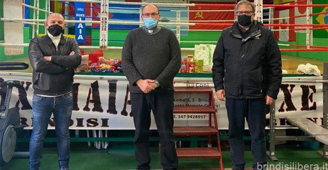 Atto conclusivo per la “Colletta Alimentare” promossa dalla  Boxe Iaia Brindisi.
