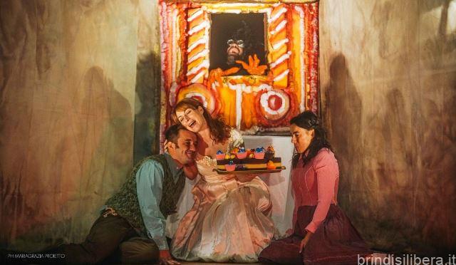 BRINDISI.HANSEL E GRETEL, UN CLASSICO PER BAMBINI IN PIAZZA DUOMO