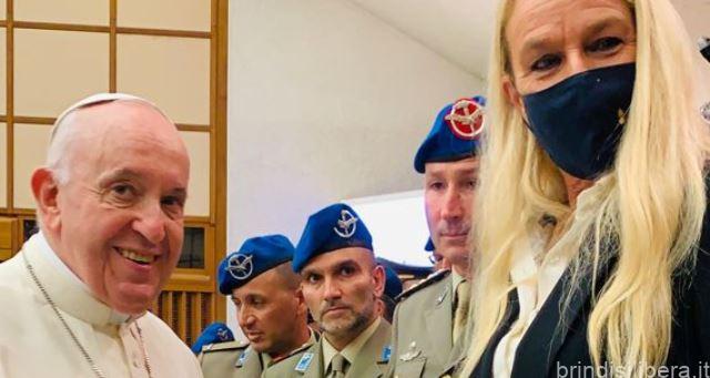 Sottosegretario Pucciarelli: onorata di accompagnare rappresentanza del 2° Reggimento Aviazione dell’Esercito “Sirio” in udienza da Papa Francesco.