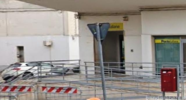 Cittadini segnalano disservizi agli uffici postali al quartiere Commenda a Brindisi
