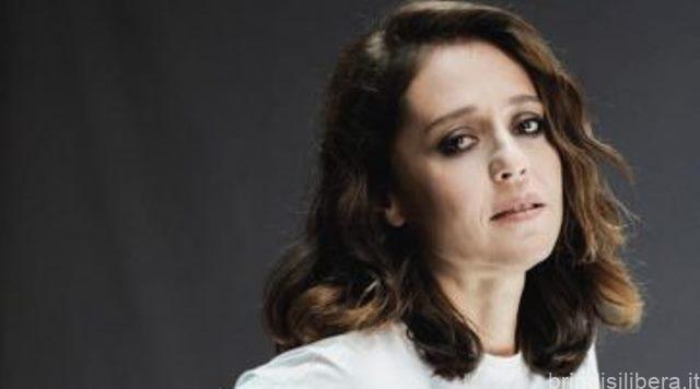 DA DOMANI TOUR PUGLIESE DI “OVVI DESTINI” CON VANESSA SCALERA, ANNA FERZETTI, DANIELA MARRA E PIER GIORGIO BELLOCCHIO A ARADEO, CEGLIE MESSAPICA, PUTIGNANO E CORATO