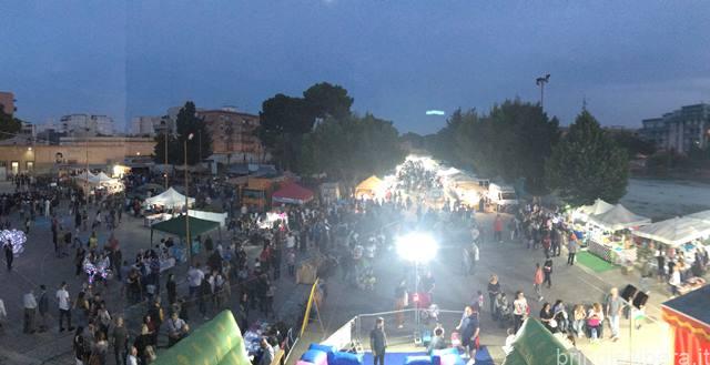 festival canoro MiO: Music in Oratory.In questi giorni il cortile si riempie di bancarelle di tutti i tipi