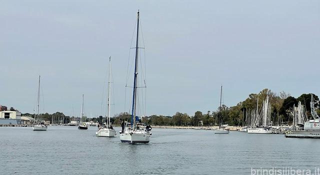 PROGETTO SEA THERAPY, L’INCLUSIONE IN BARCA A VELA NEL MARE DI BRINDISI
