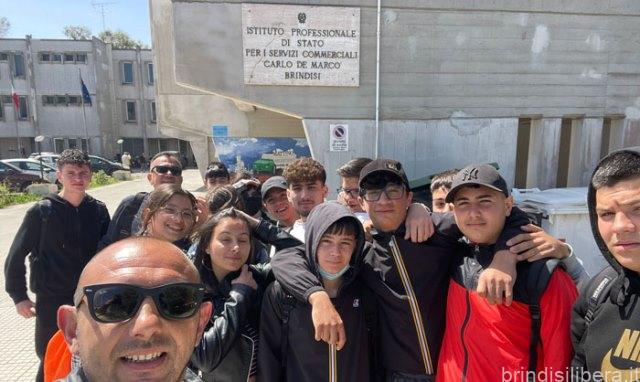 Pugilato a Scuola, terminato con successo il Modulo del Pon “Kappa Oh!” sulla boxe per gli studenti del “DeMArco-Ferrari-Valzani” con il Maestro Carmine Iaia presso la Boxe Iaia