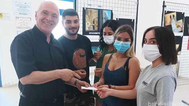 Mesagne (Br).BEL GESTO DI SOLIDARIETA’ DELLA COOPERATIVA SCOLASTICA DEL “FERDINANDO”