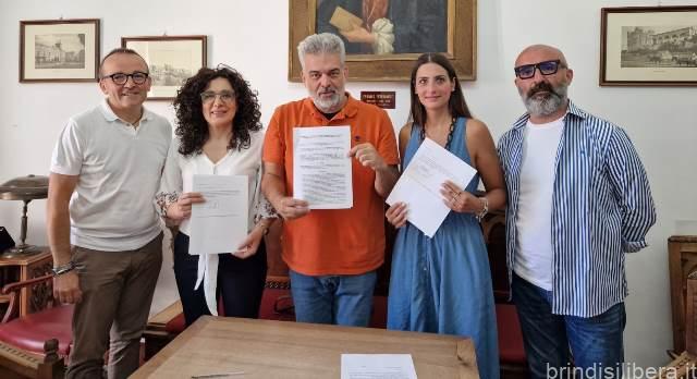 MESAGNE – CONFCOMMERCIO PRESENTE ALLA FIRMA DELL’INTESA TRA COMUNE ED EDICOLANTI PER IL RILASCIO DI CERTIFICATI ANAGRAFICI