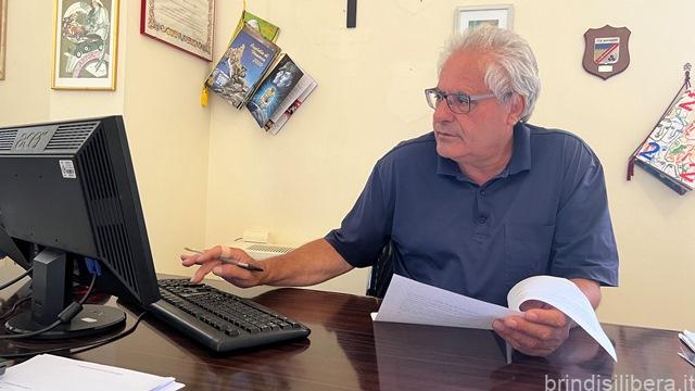 Il sindaco Nicolì paga al Comune di Erchie la sanzione per il pozzo del giardino pubblico