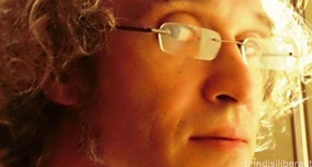 Il Sindacato Cobas di Brindisi e le Brigate Poeti Rivoluzionari di Bari organizzano Martedì 4 Aprile 2023 una serata di poesia nella sede Cobas  a Brindisi di viale Commenda 74.