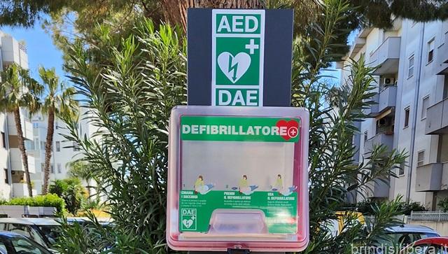 BRINDISI.Associazione Batti un colpo: cerimonia consegna defibrillatore