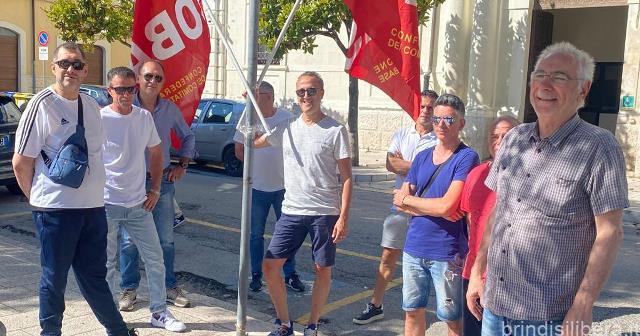 Cobas Brindisi: 66 posti di lavoro alla fabbrica aeronautica ex GSE.Sit in ed incontro prefettura dcm