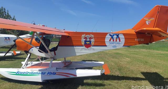 Idrovolanti con la livrea Taranto 2026 in volo fra Puglia e Albania.Due giorni di iniziative tra Polignano, Brindisi e Valona