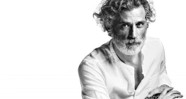 BRINDISI.BRINDISI, IN PIAZZA DUOMO ENRICO LO VERSO IN “MITO IN FABULA”