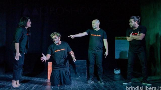 BRINDISI, IN PIAZZA DUOMO SI RIDE CON IL TEATRO DI IMPROVVISAZIONE