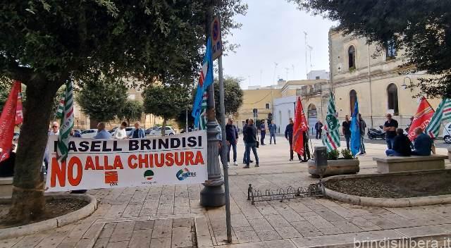BRINDISI.Sciopero Manifestazione Incontro Prefettura Basell soluzioni congrue  Governo convochi i tavoli