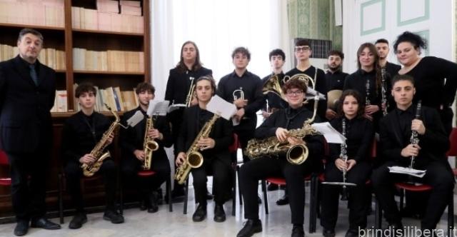 BRINDISI. GRANDE SUCCESSO PER IL LICEO DURANO IN PREFETTURA PER LA CERIMONIA DI CONSEGNA DELLE ONORIFICENZE