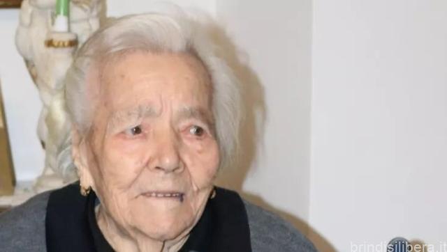 Tanti auguri di buon compleanno al primo ultracentenario di Villa Castelli, la signora Maria Vincenza Solito.