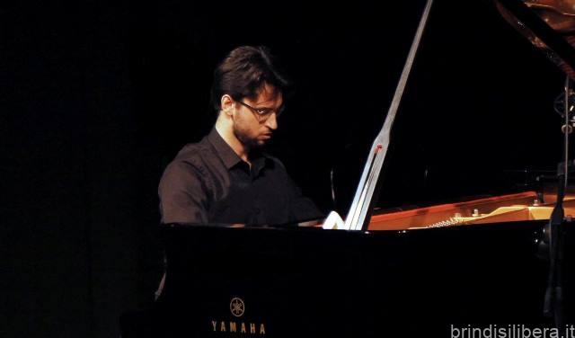 Il pianista Roberto Imperatrice in concerto a Francavilla Fontana  Domenica 10 dicembre 2023 ore 18.30  Auditorium Scuola Musicale Comunale, Francavilla Fontana (BR)