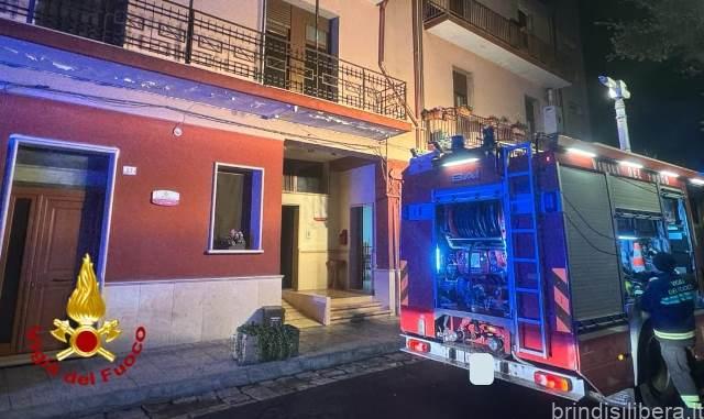 Incendio presso una Struttura per Pazienti Psichiatrici a Latiano: Intervento Efficace delle Squadre di Francavilla Fontana e Brindisi