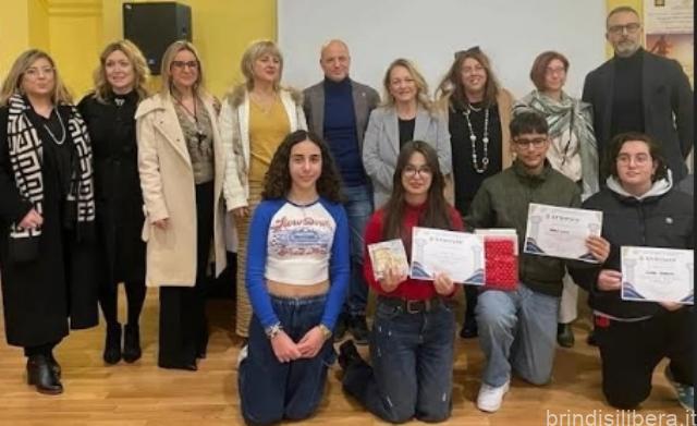 BRINDISI.Rassegna Creativa al “Marzolla Leo Simone Durano”: “in viaggio verso il mio futuro” – sezione letteraria e sezione artistica.