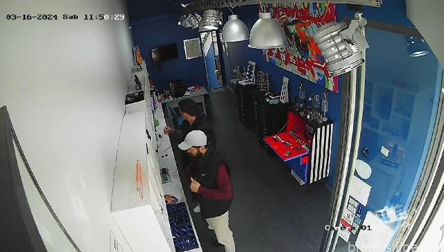 “Gratitudine alla Polizia di Stato di Ostuni: Risolto il Caso del Furto al Negozio di Ottica”