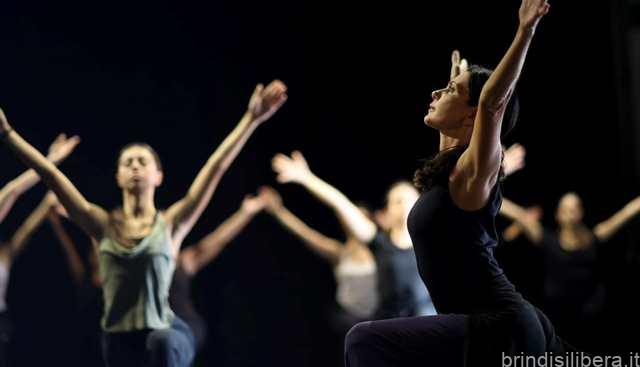 DOMENICA 14 APRILE AL TEATRO COMUNALE DI MESAGNE CON TRE PERFORMANCE DI DANZA CONTEMPORANEA SI CONCLUDE IL PRIMO WEEK END LAB DI UNI-TANZ