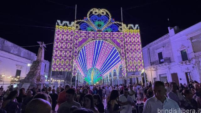 Le luminarie accendono l’estate carovignese.