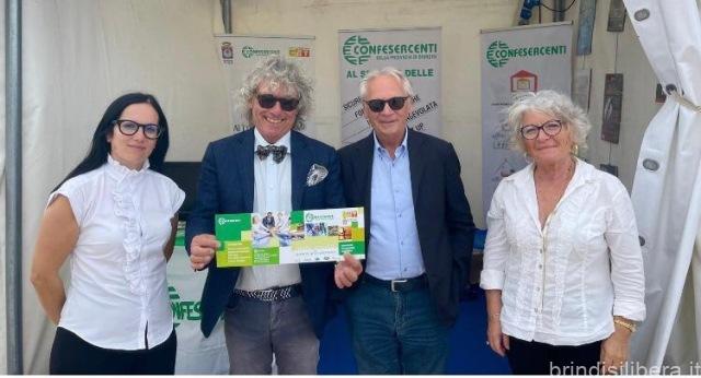 Confesercenti. Stand informativo su strutture turistiche allo SNIM.