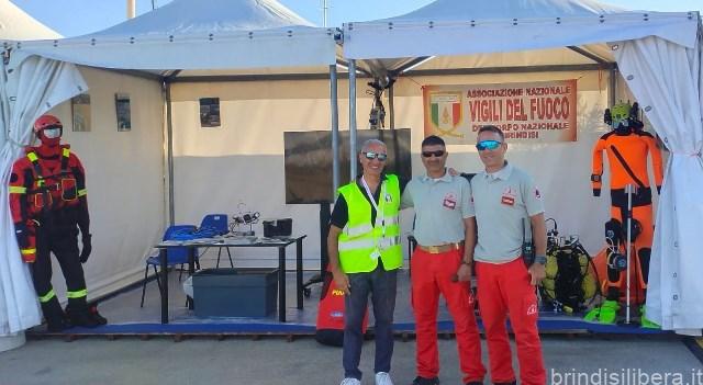 Snim Puglia nello stand dei VV.F. anche l’A.N.VV.F. sez. di Brindisi.