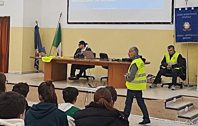 Continua il tour nelle scuole con la campagna “Botti Sicuri” con l’Ass.Naz.Vigili del Fuoco di Brindisi.