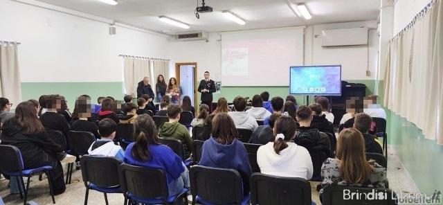 Fasano (BR). I Carabinieri incontrano gli studenti.