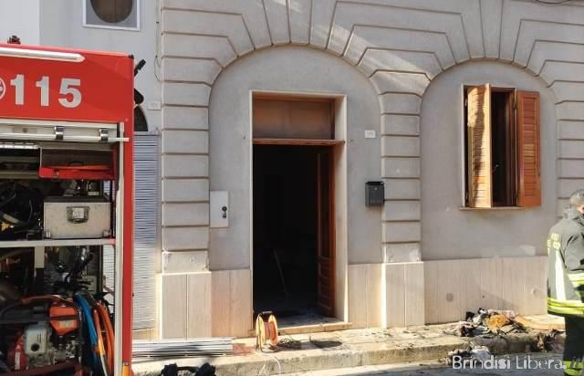 Incendio in abitazione a San Vito: intervento dei vigili del fuoco salva una persona