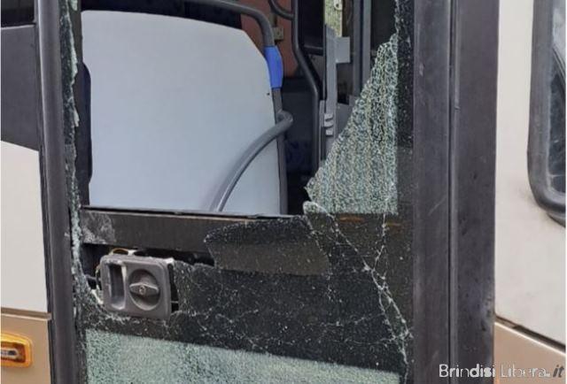 ATTI TEPPISTICI CONTRO PULLMAN DELLA STP – AVV. CURSI: “SIAMO DI FRONTE ALL’ENNESIMA AGGRESSIONE. A RISCHIO AUTISTI E UTENTI”