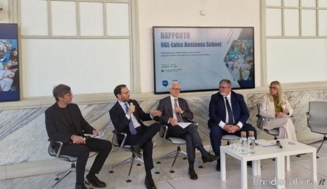 SCUOLA, INDAGINE UGL-LUISS: 60% GIOVANI PREOCCUPATO DA SCELTA UNIVERSITÀ