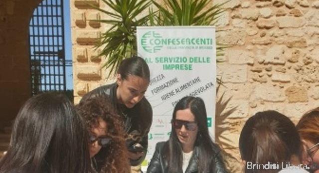 Confesercenti registra contatti numerosi tra domanda e offerta nei “Job Day” di Ostuni e Mesagne.