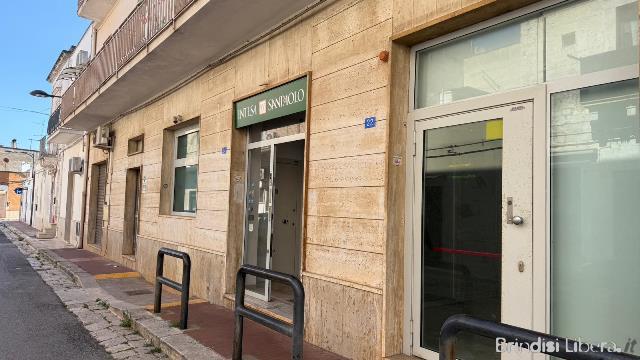 Il Sindaco diffida la Banca Intesa Sanpaolo: “Ripristinate subito il Bancomat di San Michele Salentino”