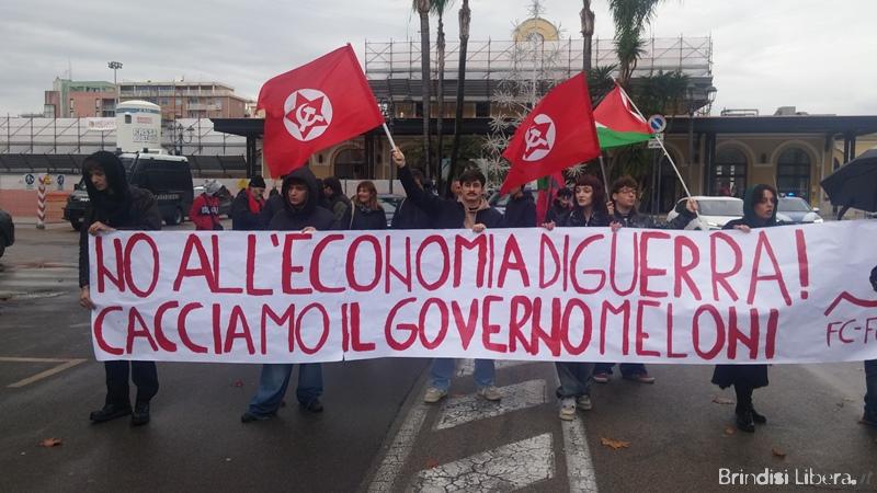 Corteo sulla “Vertenza Brindisi”organizzato dal Sindacato Cobas : “La città,il territorio, non possono morire “
