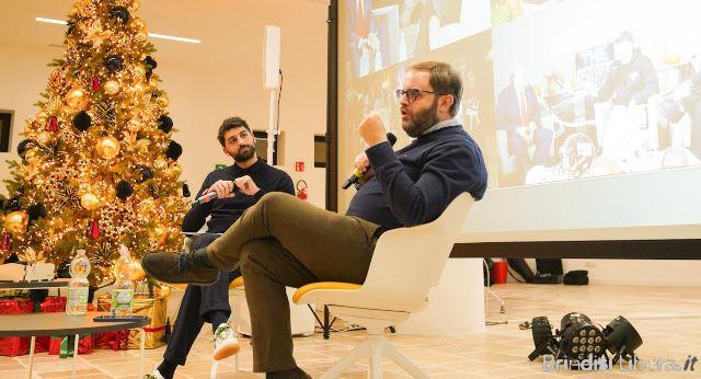 Lorenzo Pregliasco a Fasano, comunicazione politica e nuovi linguaggi al centro del quarto appuntamento de “Il ritmo delle cose”