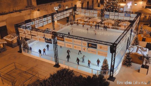 San Vito si illumina di una luce nuova: dal 6 dicembre al via un Natale “mai visto prima” tra pista di pattinaggio, mercatini e riqualificazione urbana.