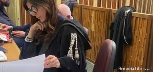 Famiglia sommersa dai debiti: il Tribunale di Brindisi ne annulla l’80%