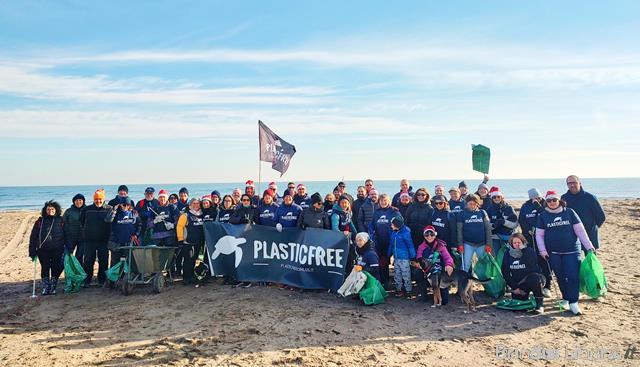 Puglia: Nel 2025, oltre 60 tonnellate di plastica e rifiuti rimosse e 12 Comuni Plastic Free