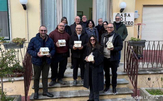 MESAGNE. ECCO LE PRIME CASETTE DELLA SOLIDARIETÀ PER LA MENSA DELLA CASA DI ZACCHEO