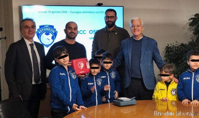 Salute, sport e prevenzione: la Banca di Credito Cooperativo di Ostuni consegna un defibrillatore all’ASD Astuneon