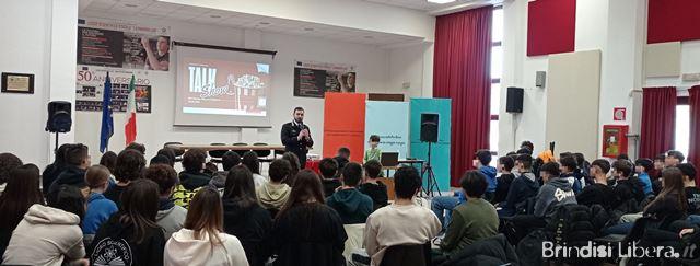 San Vito dei Normanni (BR). I Carabinieri incontrano gli studenti.