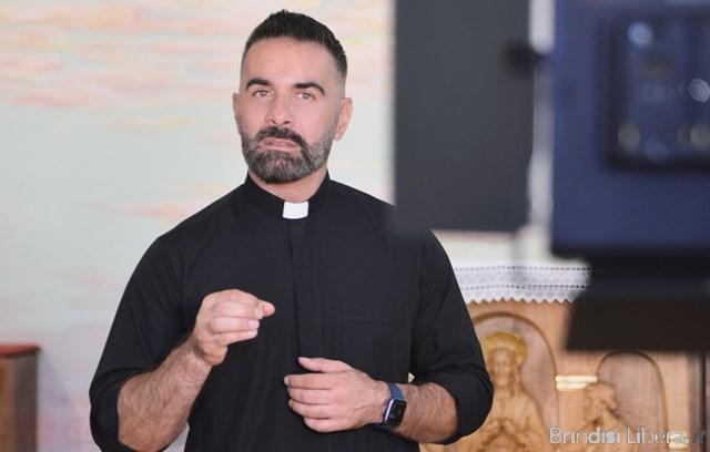 BRINDISI-Don Cosimo Schena: “La crisi non è di Dio, ma di una fede rimasta in superficie”