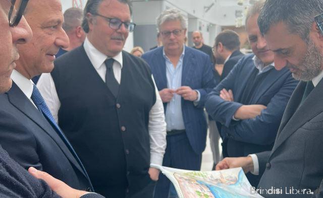 Consiglio regionale, i presidenti Decaro e Matarrelli fanno visita al gruppo FDI