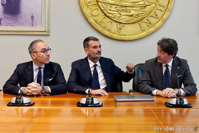 AdSPMAM, visita del presidente Antonio Decaro: confronto strategico sui sei porti e investimenti oltre 728 milioni di euro