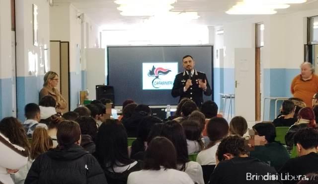 Cultura della legalità, i Carabinieri incontrano gli studenti del “Morvillo Falcone – Bassi” di San Vito dei Normanni (Br).