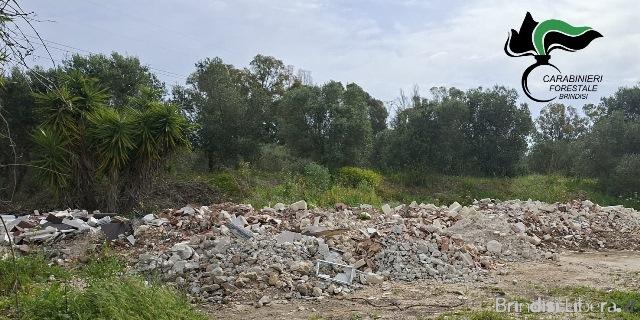 BRINDISI: SIGILLI AD UN’ AREA CON 400 METRI CUBI DI CUMULI  DI RIFIUTI NELLE CAMPAGNE NEI PRESSI DI TUTURANO DENUNCIATO PROPRIETARIO DEL TERRENO